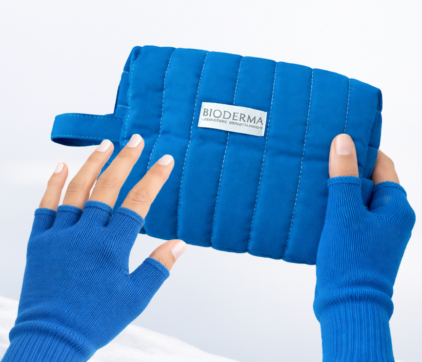 Exclusive Pouch & Gloves